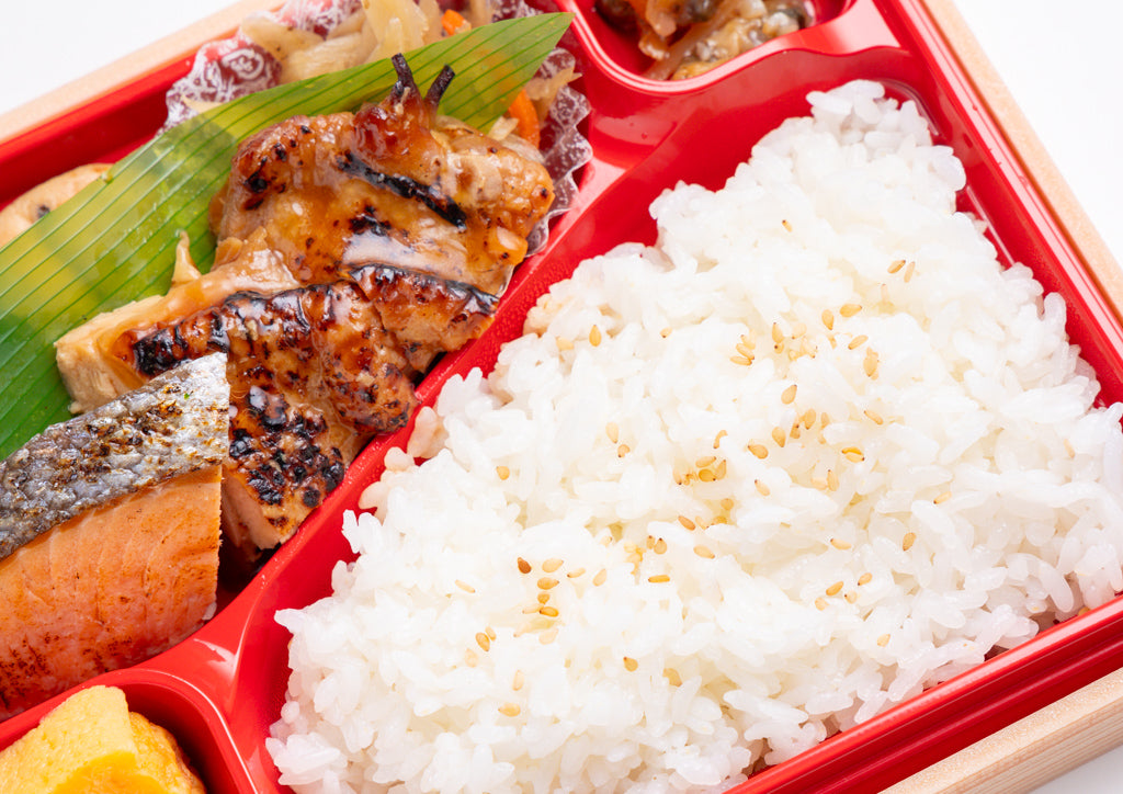 16.【Wメイン】トロける炙り銀鮭・鶏照焼弁当