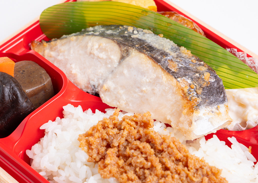 19.鶏そぼろと炙り鰆塩麹弁当