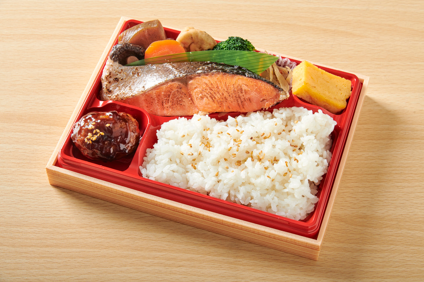 13.【Wメイン】トロける炙り銀鮭塩焼き&肉団子弁当