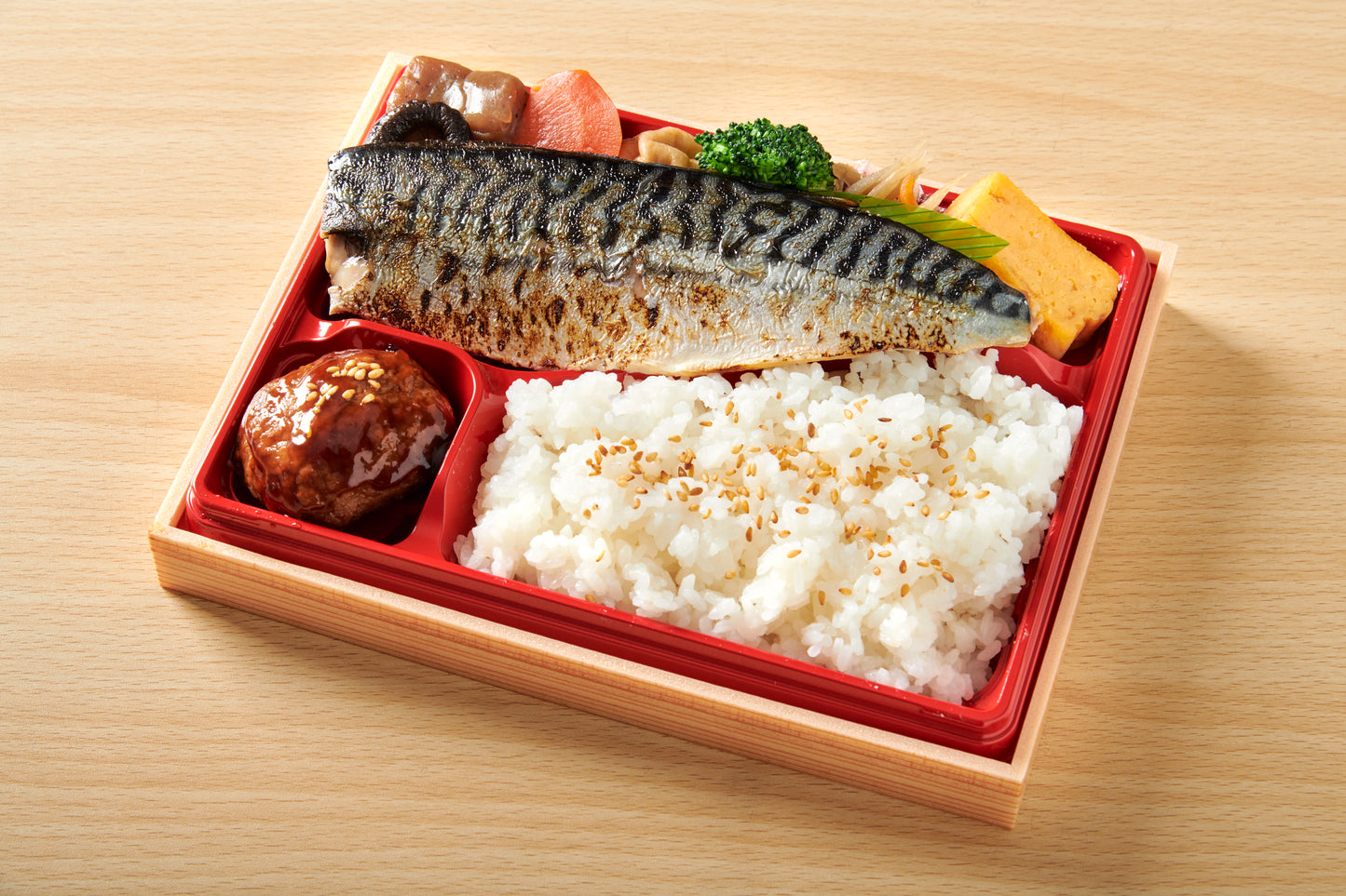 15.【Wメイン】トロける炙り鯖塩焼き&肉団子弁当